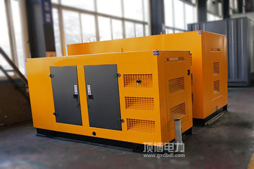 集裝箱式柴油發(fā)電機(jī)組的優(yōu)點(diǎn)有哪些？戶外機(jī)組一定要選擇靜音箱