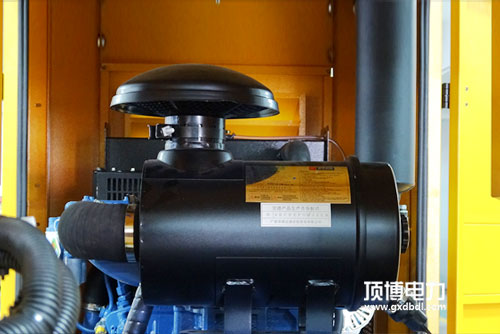 冷凍液中滲入機(jī)油，對(duì)發(fā)動(dòng)機(jī)汽缸有什么樣影響？