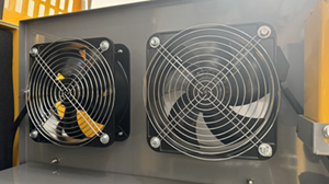 燃?xì)馄桶l(fā)電機(jī)組1